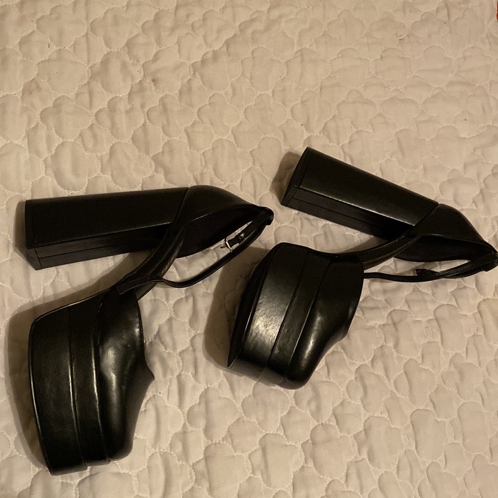 Black platforms - Picture 3 of 9